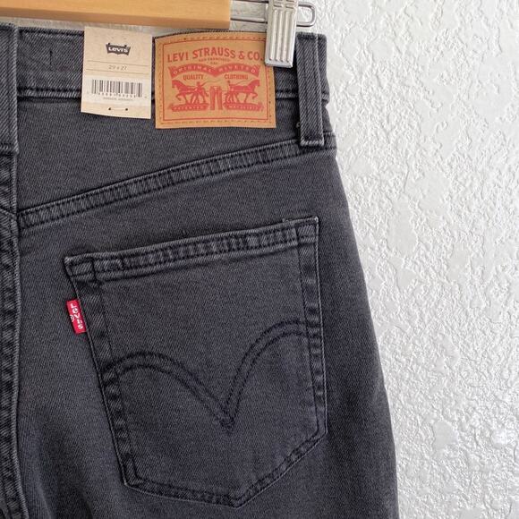 NWT Levi's High-Waisted Mom Jeans Washed Black Tapered Leg Vintage Fit W29 L27 - Picture 8 of 12
